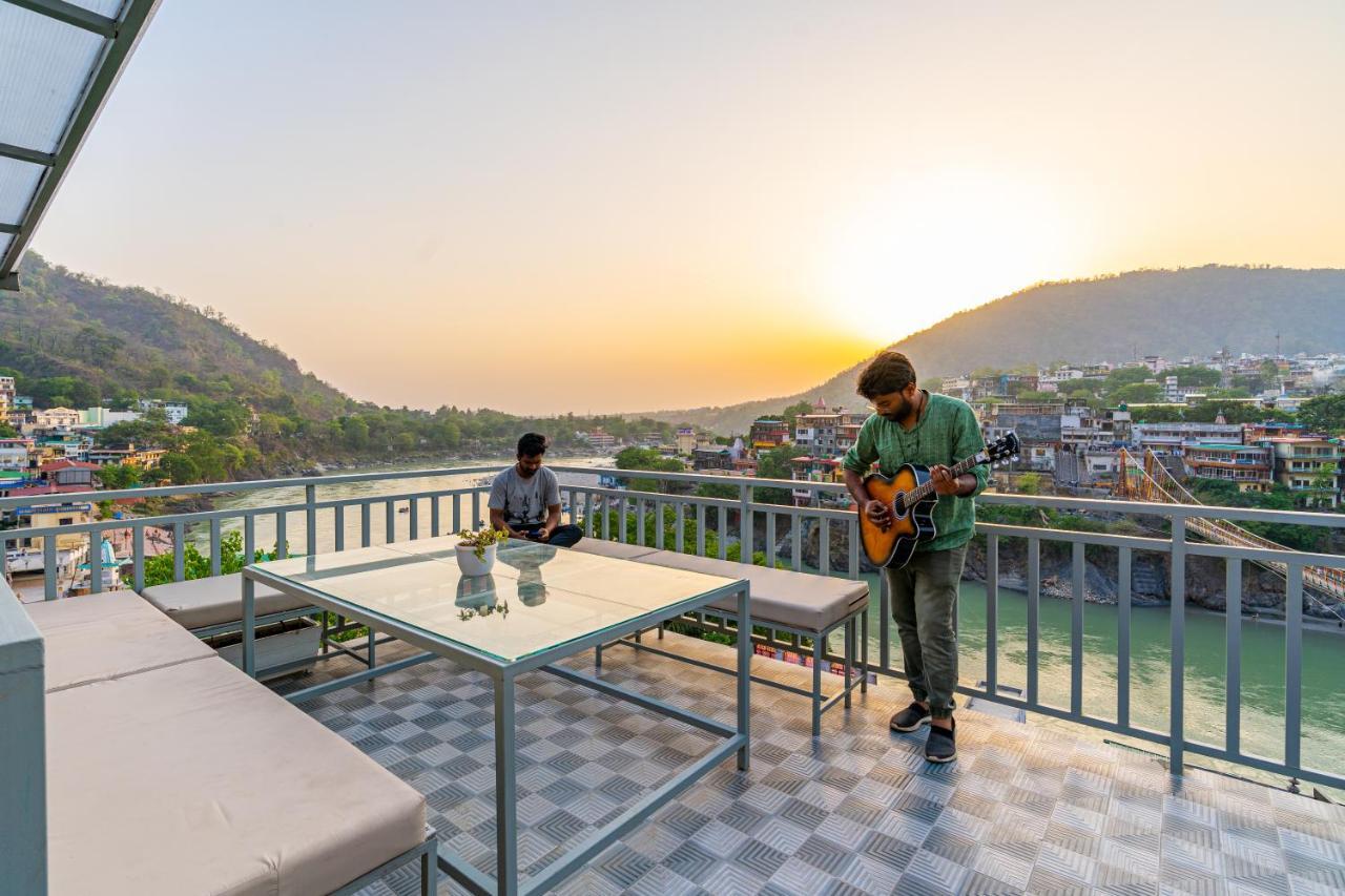 Ostello Madpackers Rishikesh Laxman Jhula Esterno foto